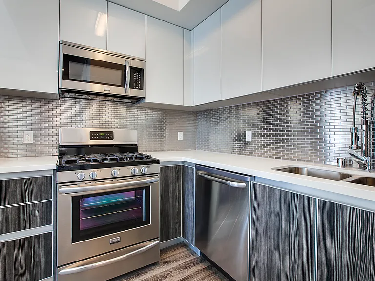 4252 Lockwood Ave #6 — Photo 4
