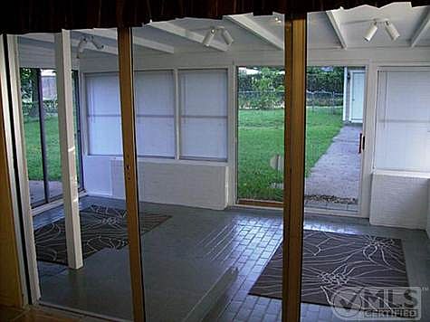 3rd image of 808 Parkmont Dr