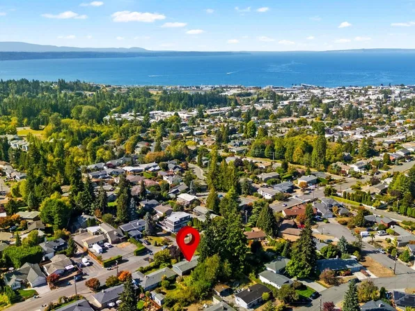 1235 8th Avenue S, Edmonds, WA 98020