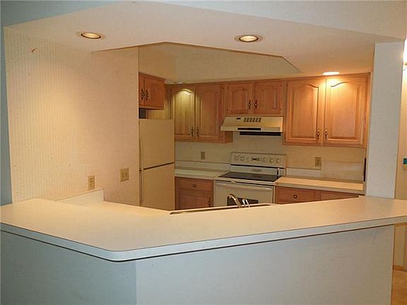 2nd image of 3407 Oak Alley Ct APT 204