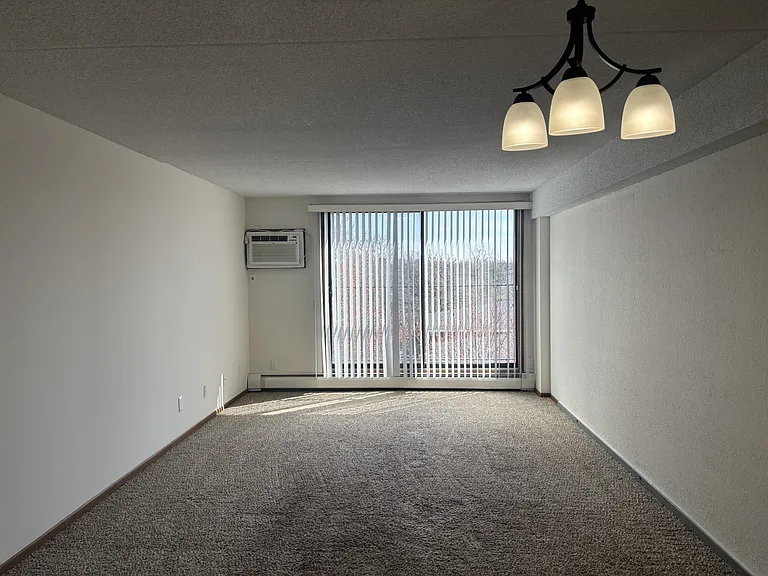 Creek Point Apartments — Photo 17