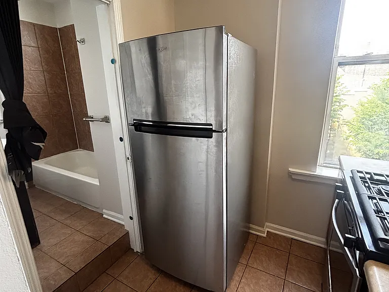 2101 S Marshall Blvd #3M — Photo 8