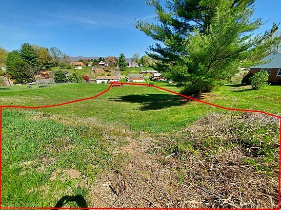 2nd image of 315 Mayo Cir