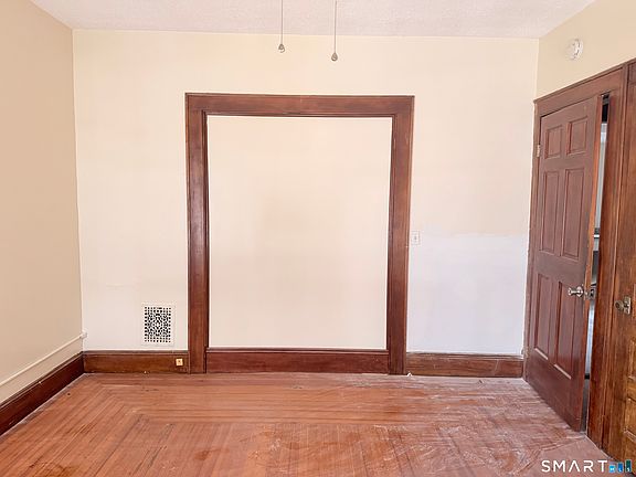 4th image of 38 Pendleton St #2