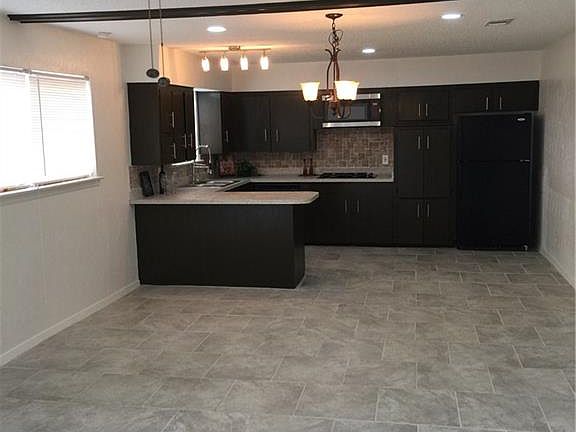 3rd image of 1515 Gardenside Dr