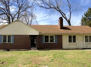 5006 NE Park Ln, Kansas City, MO 64118