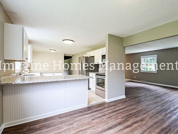 4th image of 2351 Columbia Rd