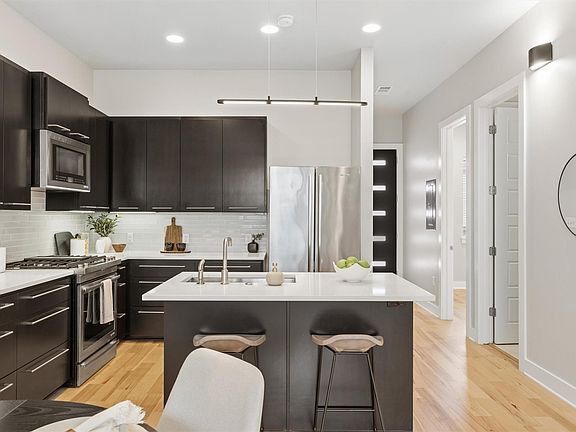 3rd image of 2314 Enfield Rd Unit 203