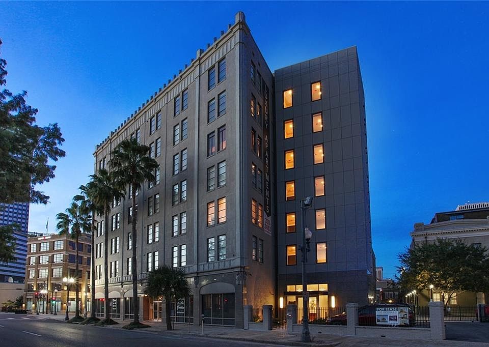 1st image of 833 Howard Ave #201