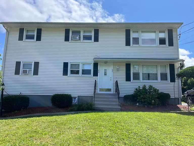 27 Gilbert Ln — Photo 9