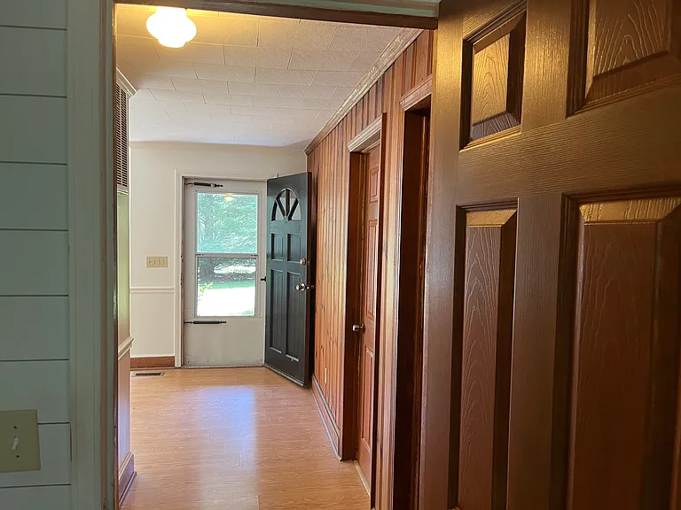 Sparrow Springs Rd — Photo 23
