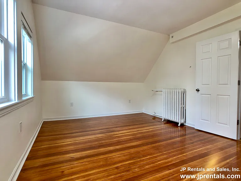 34 Evergreen St #3 — Photo 8