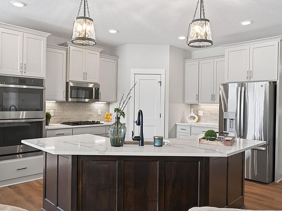 5th image of 9057 Orchard Cir