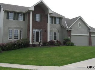 6233 N 158th St, Omaha, NE 68116