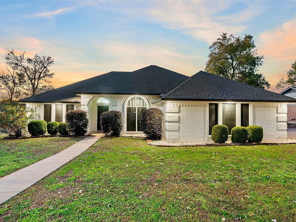 1st image of 679 Pine Valley Dr