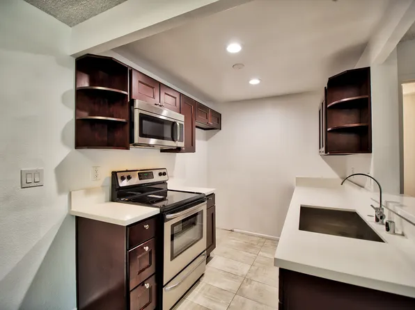 8163 Redlands St APT 22, Playa Del Rey, CA 90293