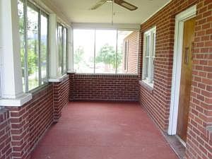 3rd image of 3554 McDaniel Dr