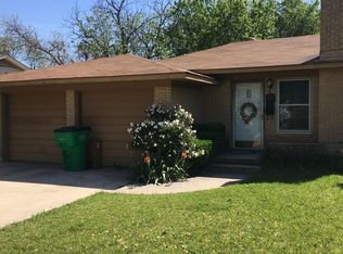 1216 Magnolia St, Gainesville, TX 76240