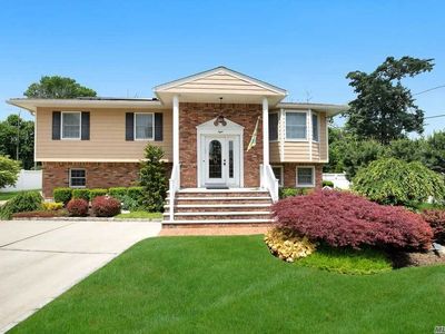 8 Chadwick Ct, Amityville, NY, 11701