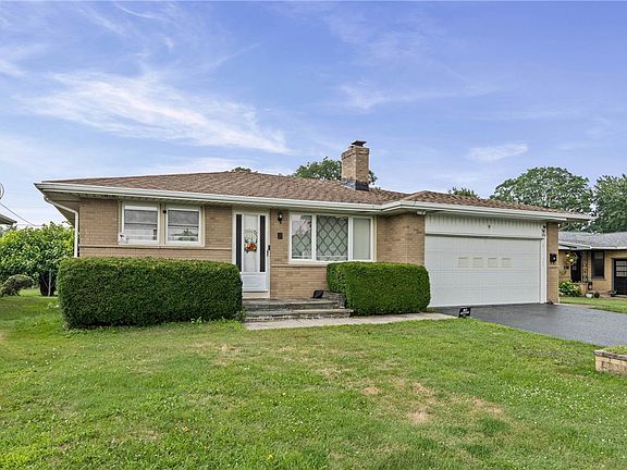 3rd image of 9 Tarwood Dr