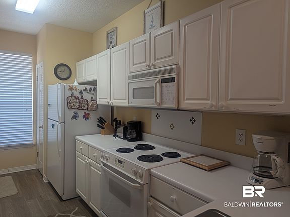 5th image of 3730 Cypress Point Dr APT 103A