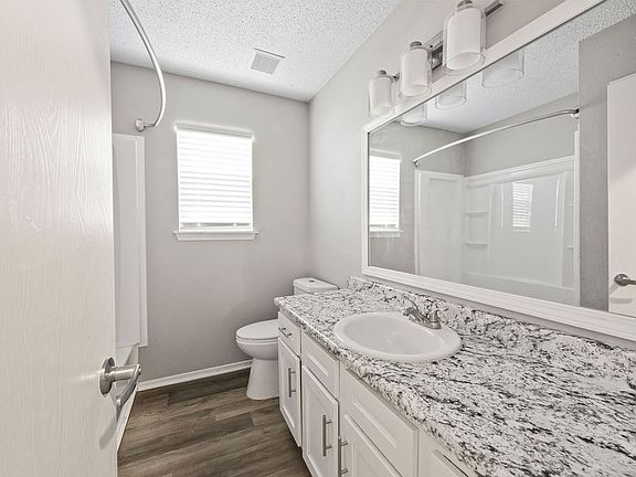 5th image of 1372 & 1374 N Chickadee Ave #1372