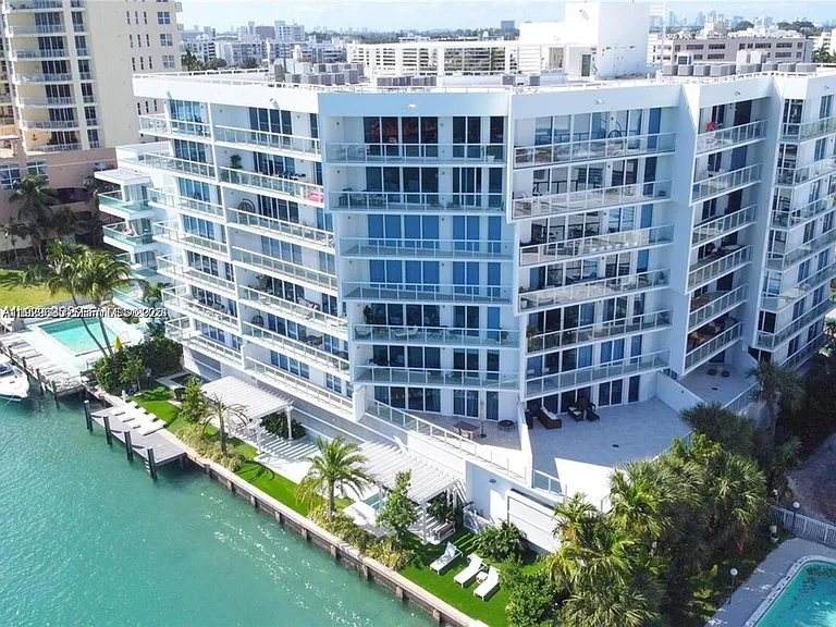 9821 E Bay Harbor Dr #503 — Photo 24