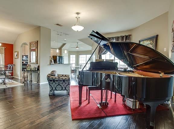 4th image of 1407 Lyra Ln