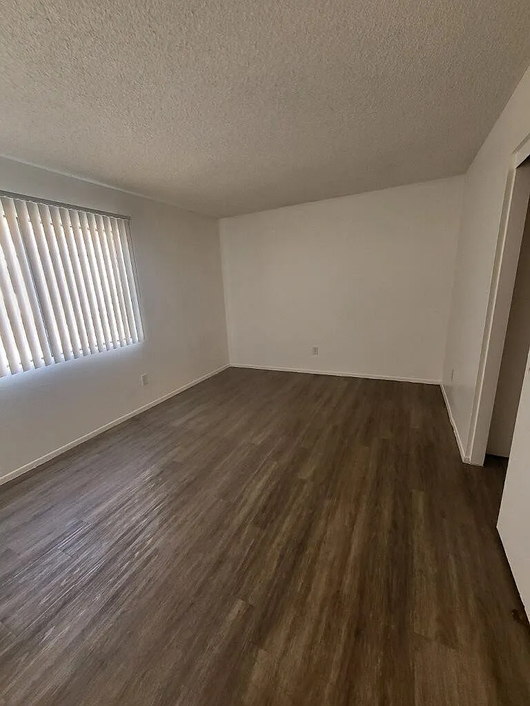 2 bed, 700 sqft, $1,525 — Photo 4