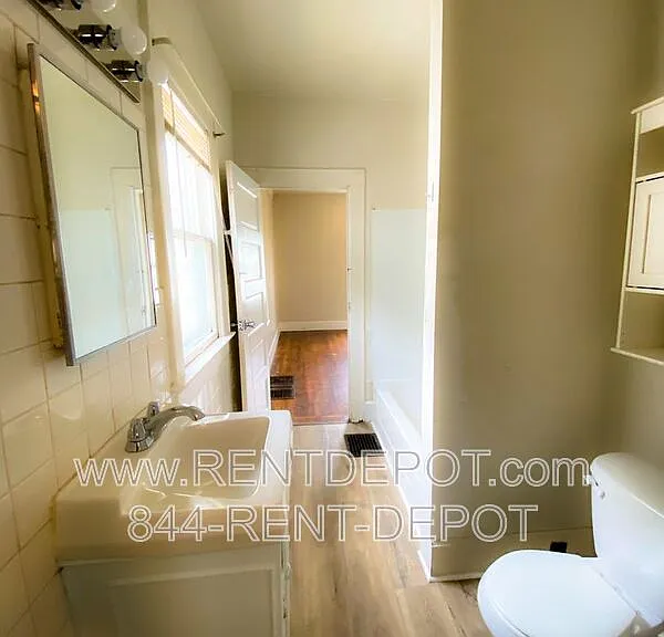 1415 E Indiana St — Photo 8