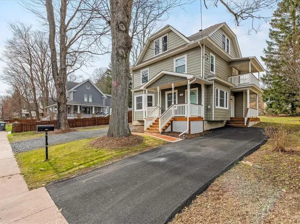 48 Fairview Ave, Mount Pocono, PA 18344