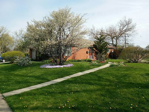 2nd image of 300 E Turner Ave