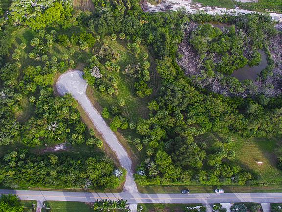 4th image of 1770 Bayshore Dr