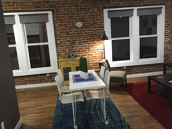 4th image of 2714 Welton St APT 200