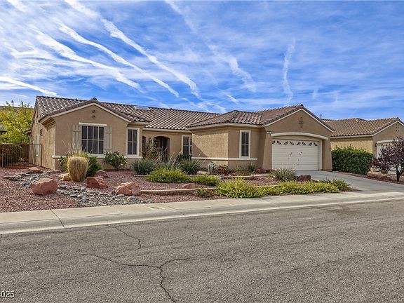 3rd image of 2585 Forest City Dr