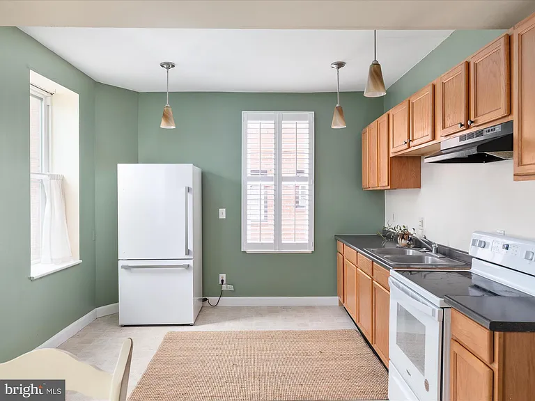 401 E Main St #A — Photo 5