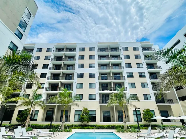 Bay Pointe Apartments