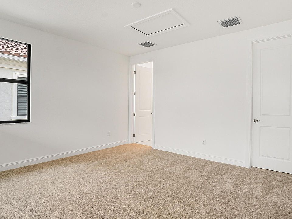 1st image of 124 SE Strada Cervaro