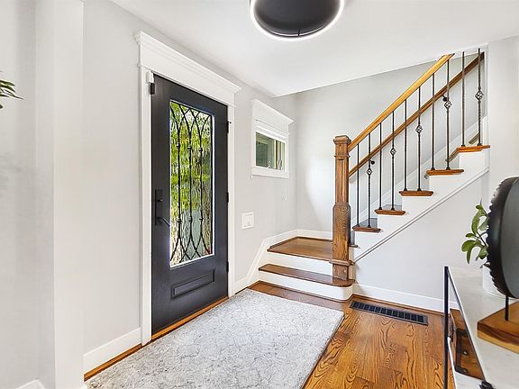 4th image of 851 Tweed Ave
