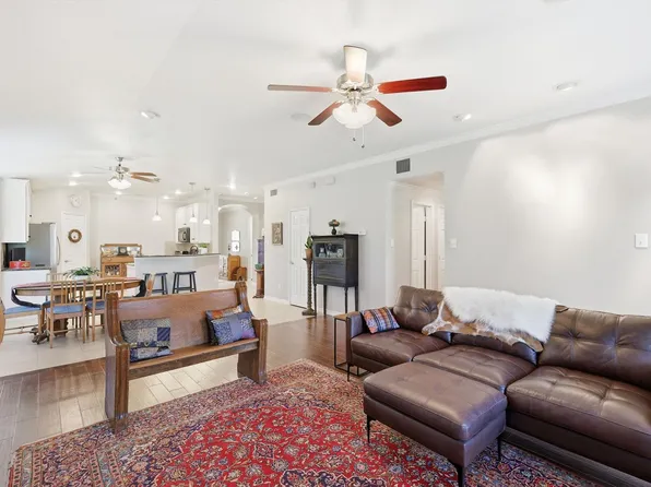 5500 Millers Creek Dr, Denton, TX 76210