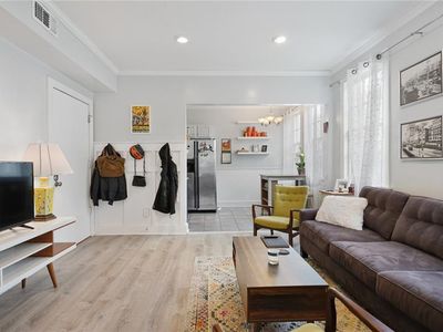 1000 N Kingsbury St, Chicago, IL, 60610