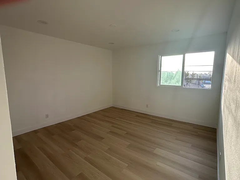 4415 W 170th St #5 — Photo 12