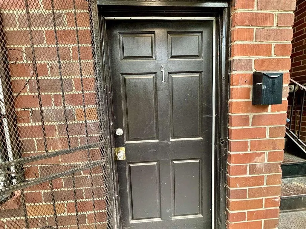 2 bed, 1.0 bath, 650 sqft, $1,250 — Photo 2
