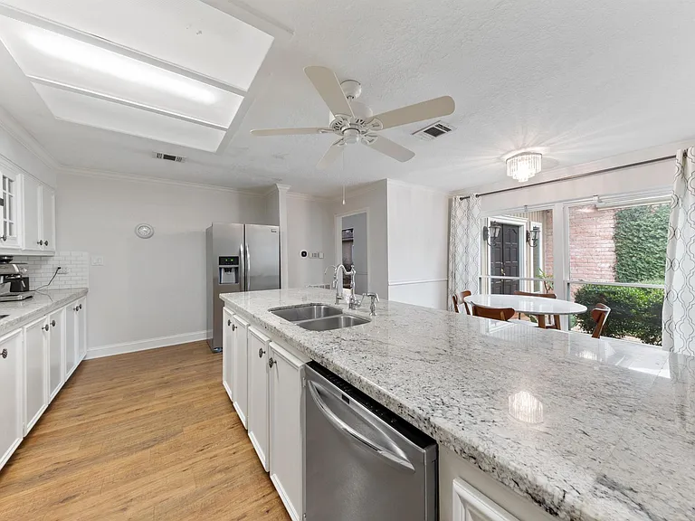 12210 Ravenmoor Dr — Photo 17