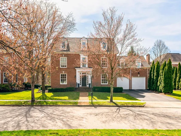 7765 Cromwell End, New Albany, OH 43054