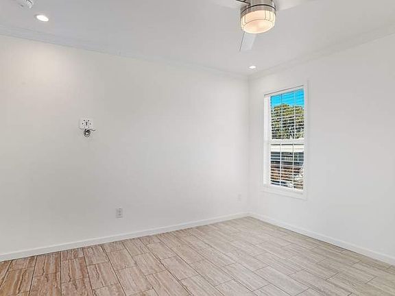 3rd image of 1145 Castleberry Rd #C194