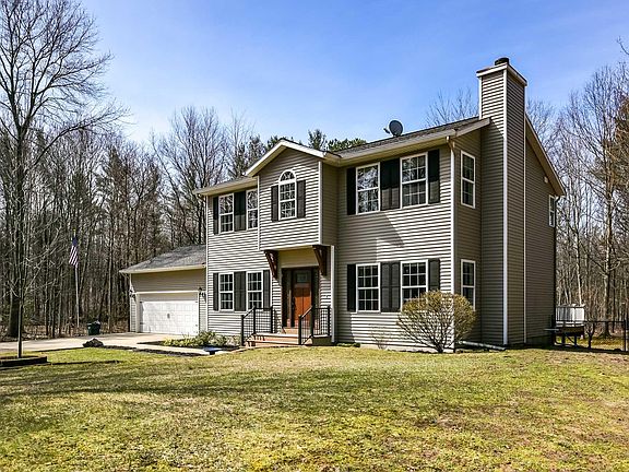 3rd image of 9695 Cole Ln