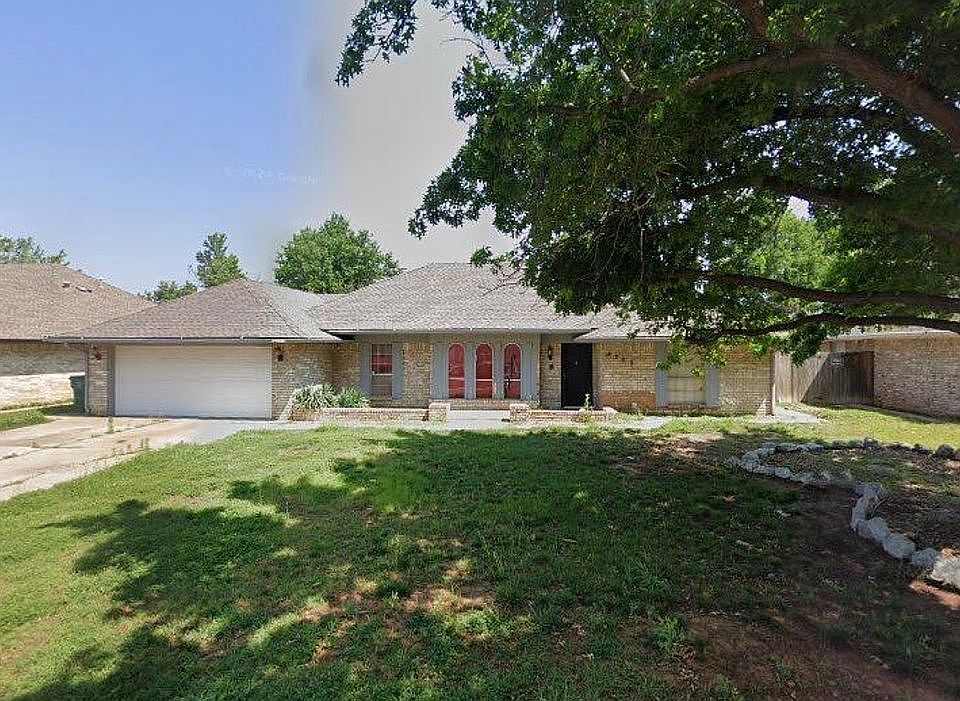 1st image of 8205 NW 101st St