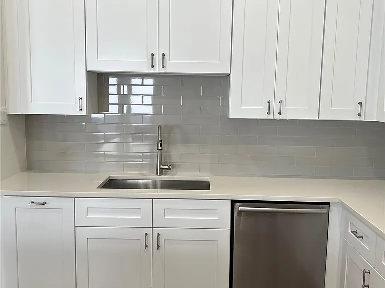 10330 Grove Row Ave — Photo 6