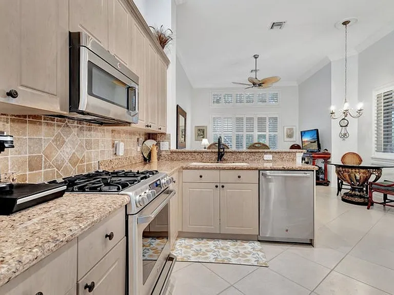 10732 Grande Blvd — Photo 2